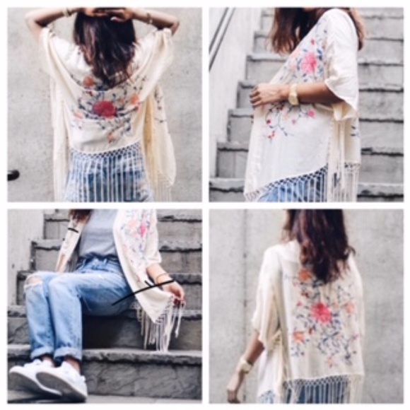 Abercrombie & Fitch Other - ABERCROMBIE BOHO FRINGE EMBROIDERED CREAM KIMONO